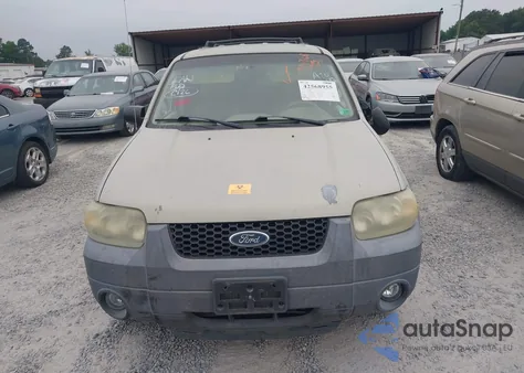 2005 Ford Escape Xlt z USA, uszkodzony, nr VIN 1FMYU93145KA20548
